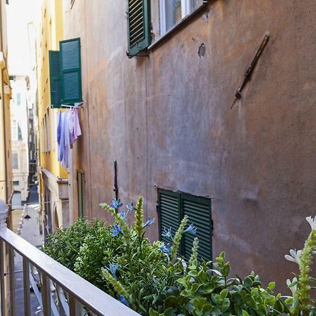 Wood And Stone Apartment In The Historical Center Genoa Exterior photo