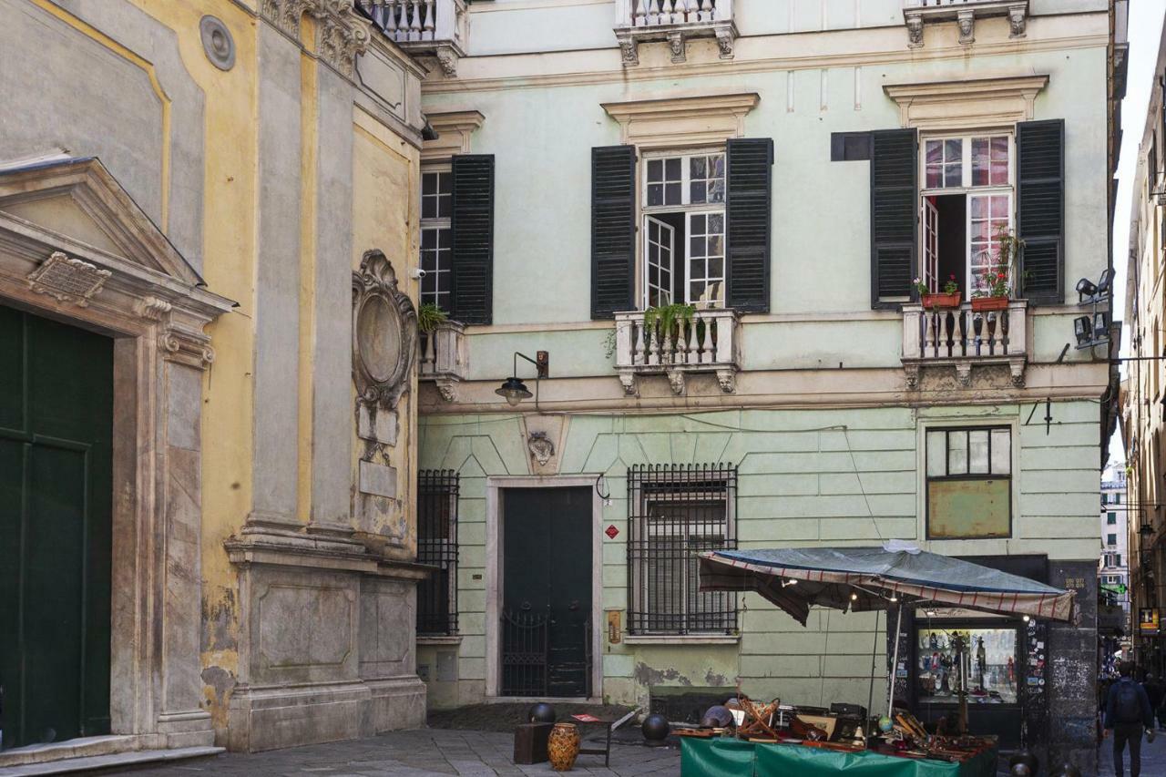 Wood And Stone Apartment In The Historical Center Genoa Exterior photo