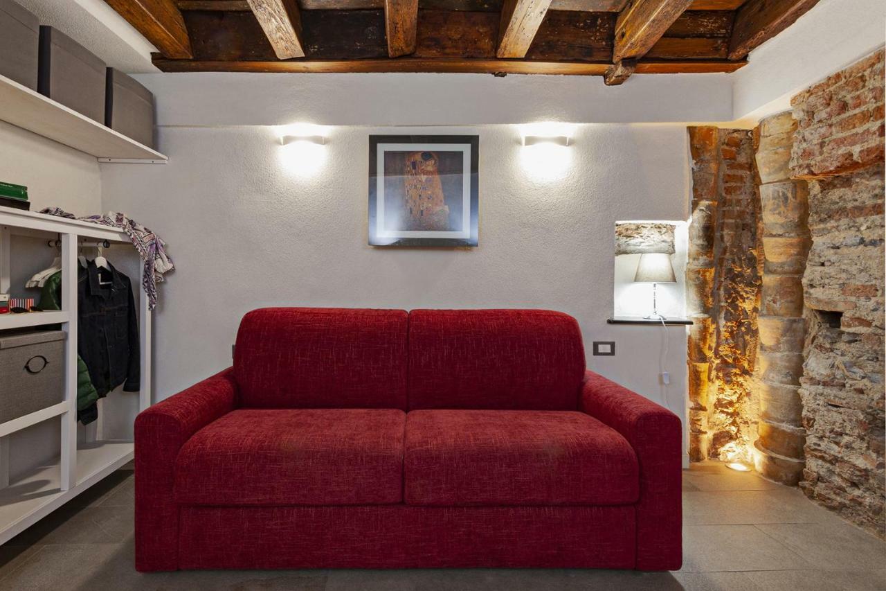Wood And Stone Apartment In The Historical Center Genoa Exterior photo